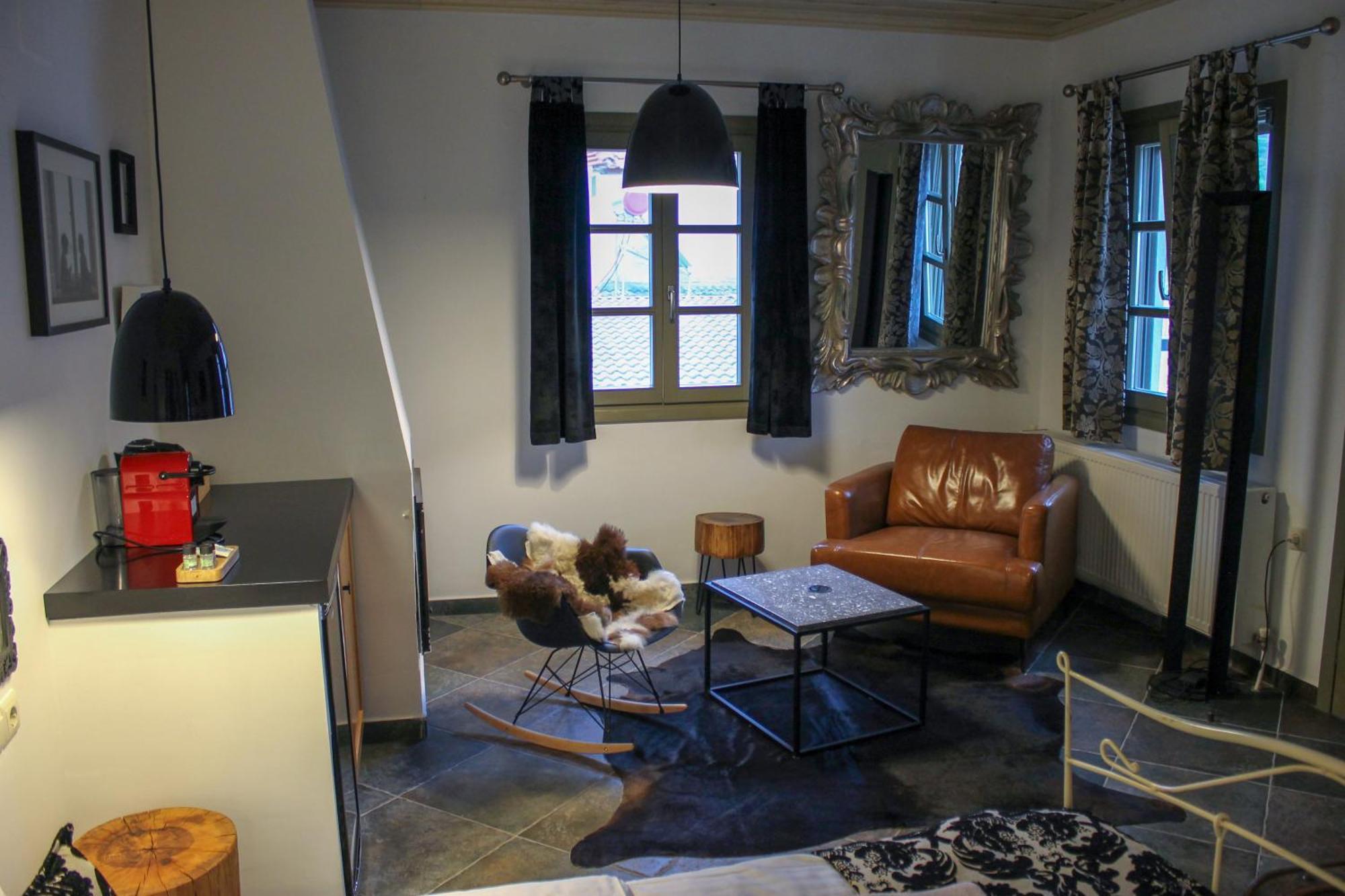 Oikies Art Rooms Ángistron Eksteriør billede